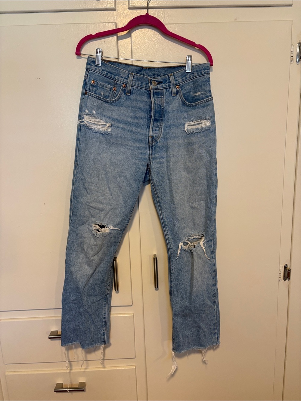 Women’s Levis Light Wash Distressed Straight-Leg Jeans